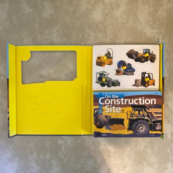 Puzzle Town "On the Construction Site" Book w/Puzzle Pieces - Picture 3 of 9